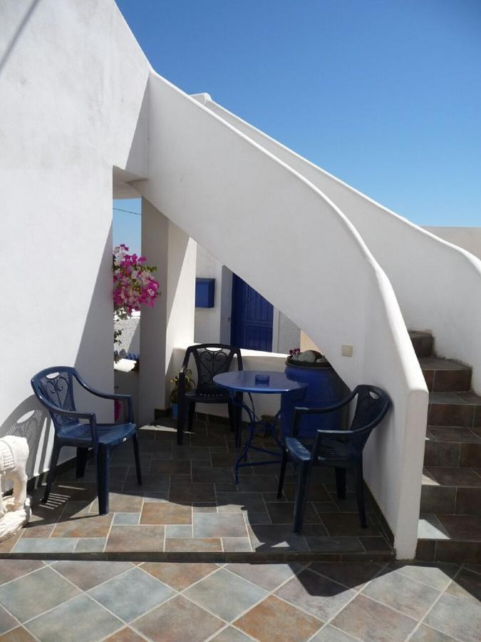 Floras Rooms And Studios Anafi Buitenkant foto