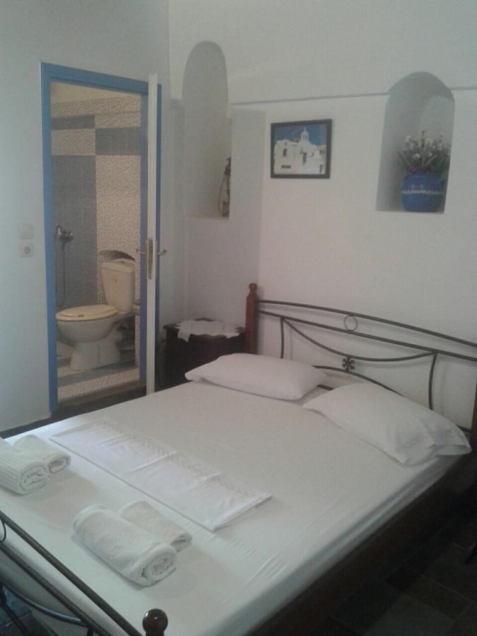 Floras Rooms And Studios Anafi Buitenkant foto