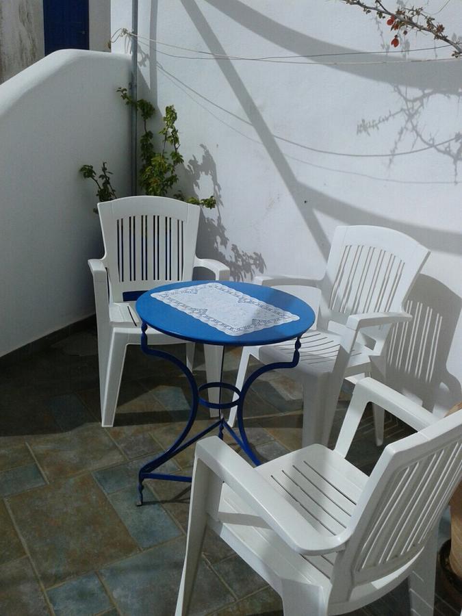 Floras Rooms And Studios Anafi Buitenkant foto